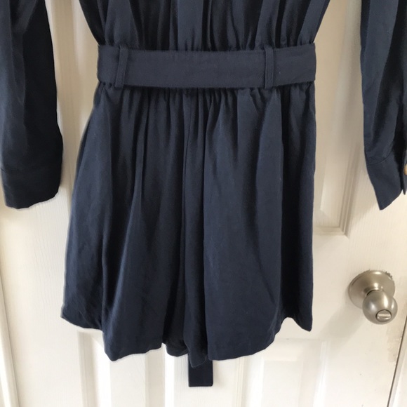 Vici long sleeve romper with front pockets and buttons. EUC - Picture 6 of 8
